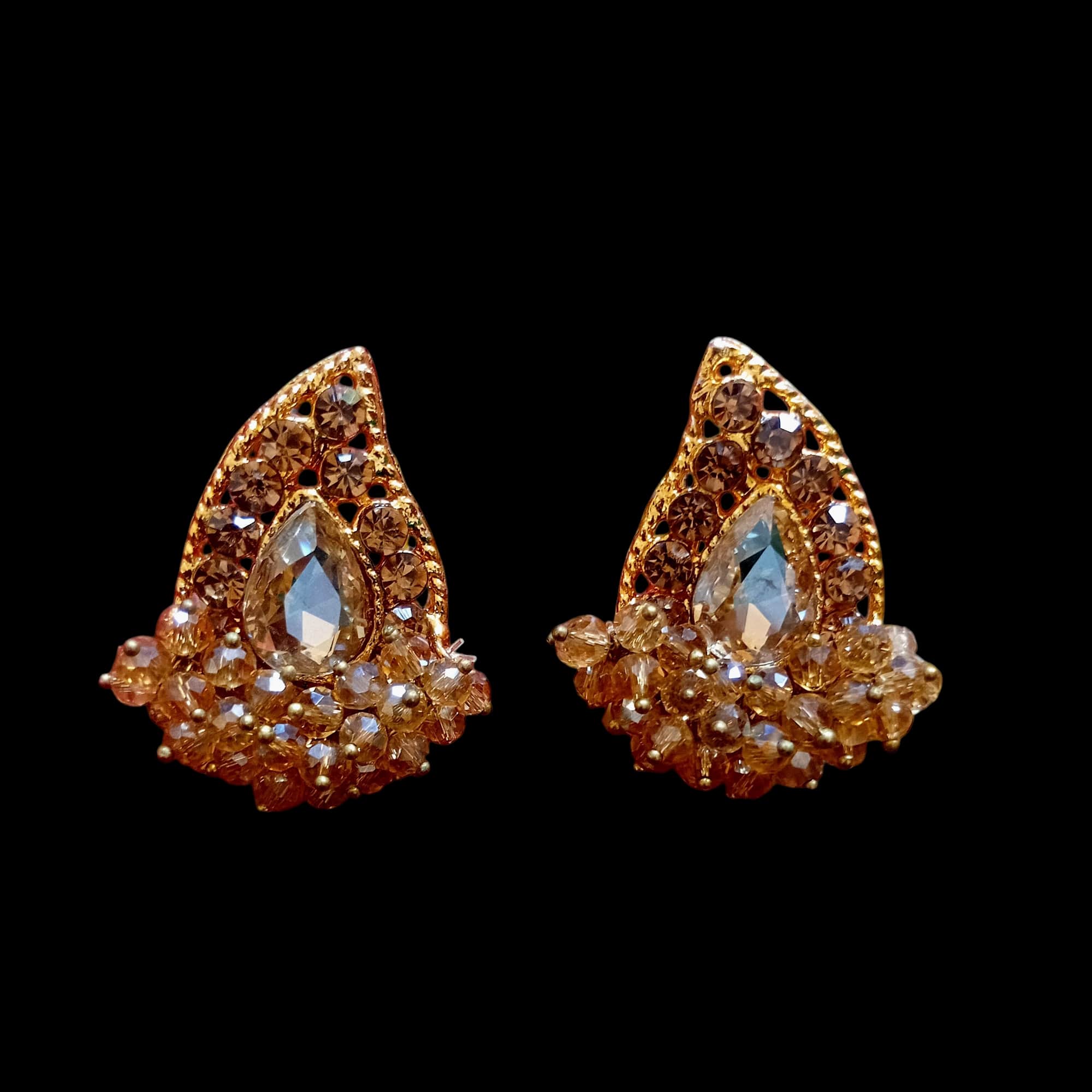 Buy Golden colour jewellery earrings at best price in Pakistan